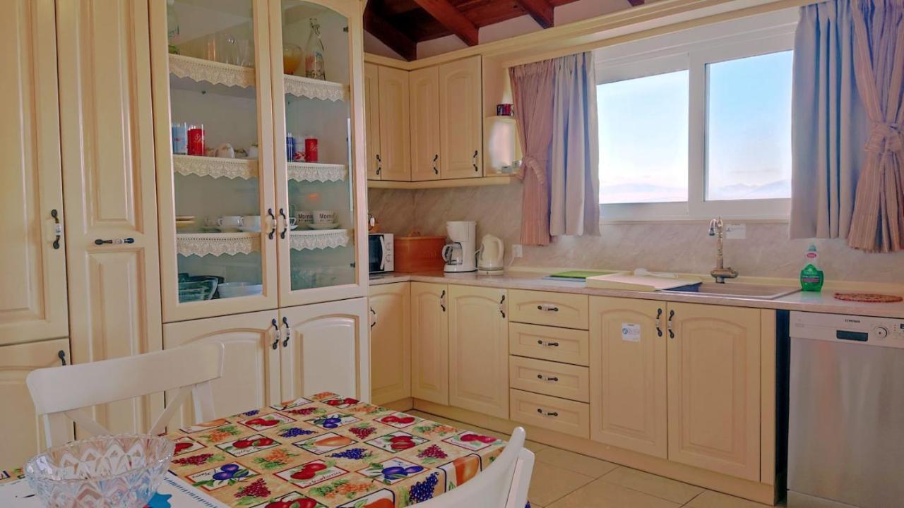 Nikolas House 기마리 외부 사진